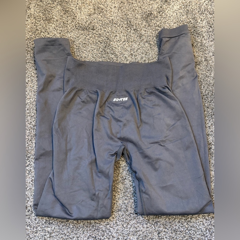 Oh Polly Bo + Tee Scrunch Leggings